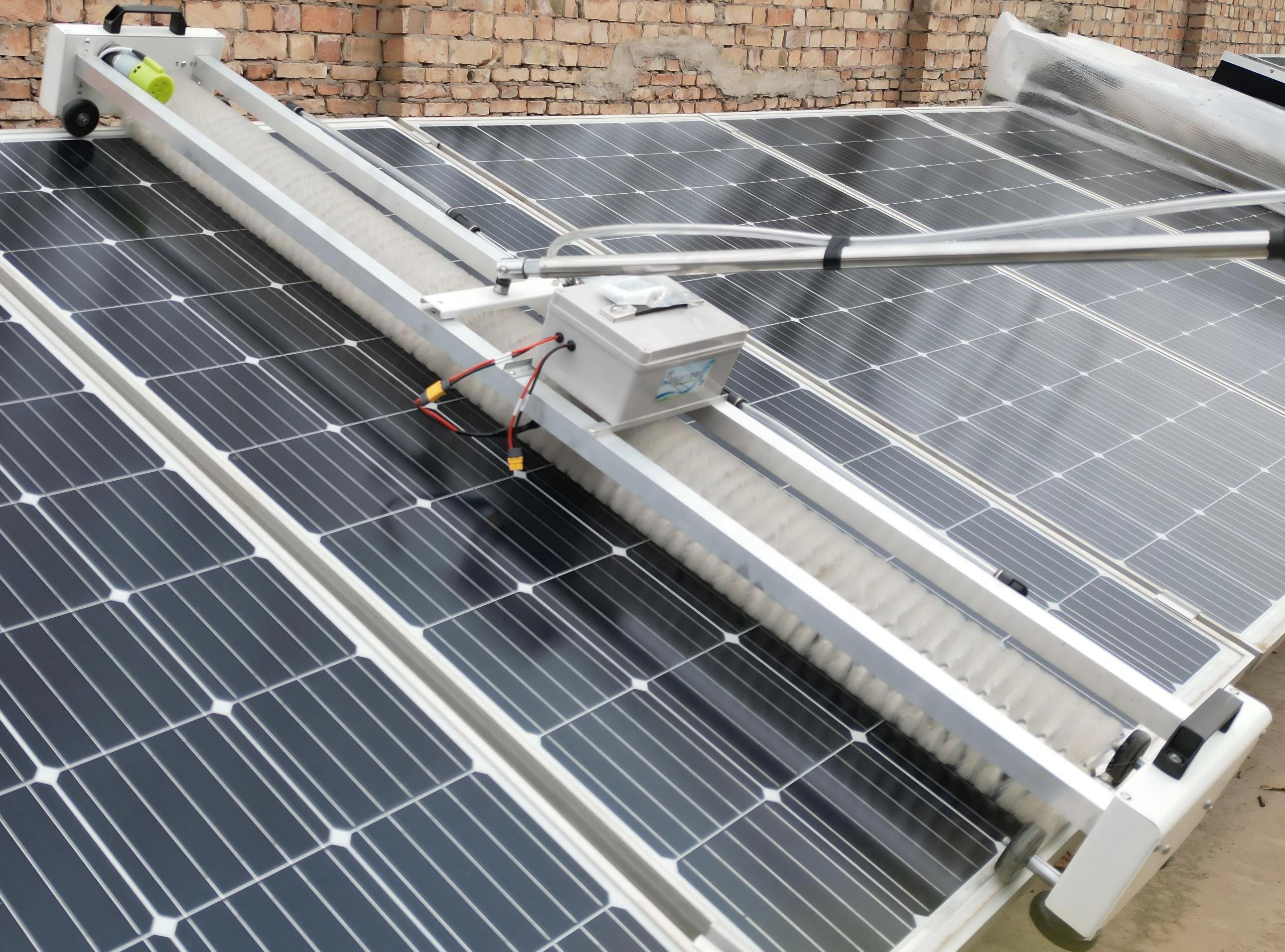 手持式光伏清洗設備