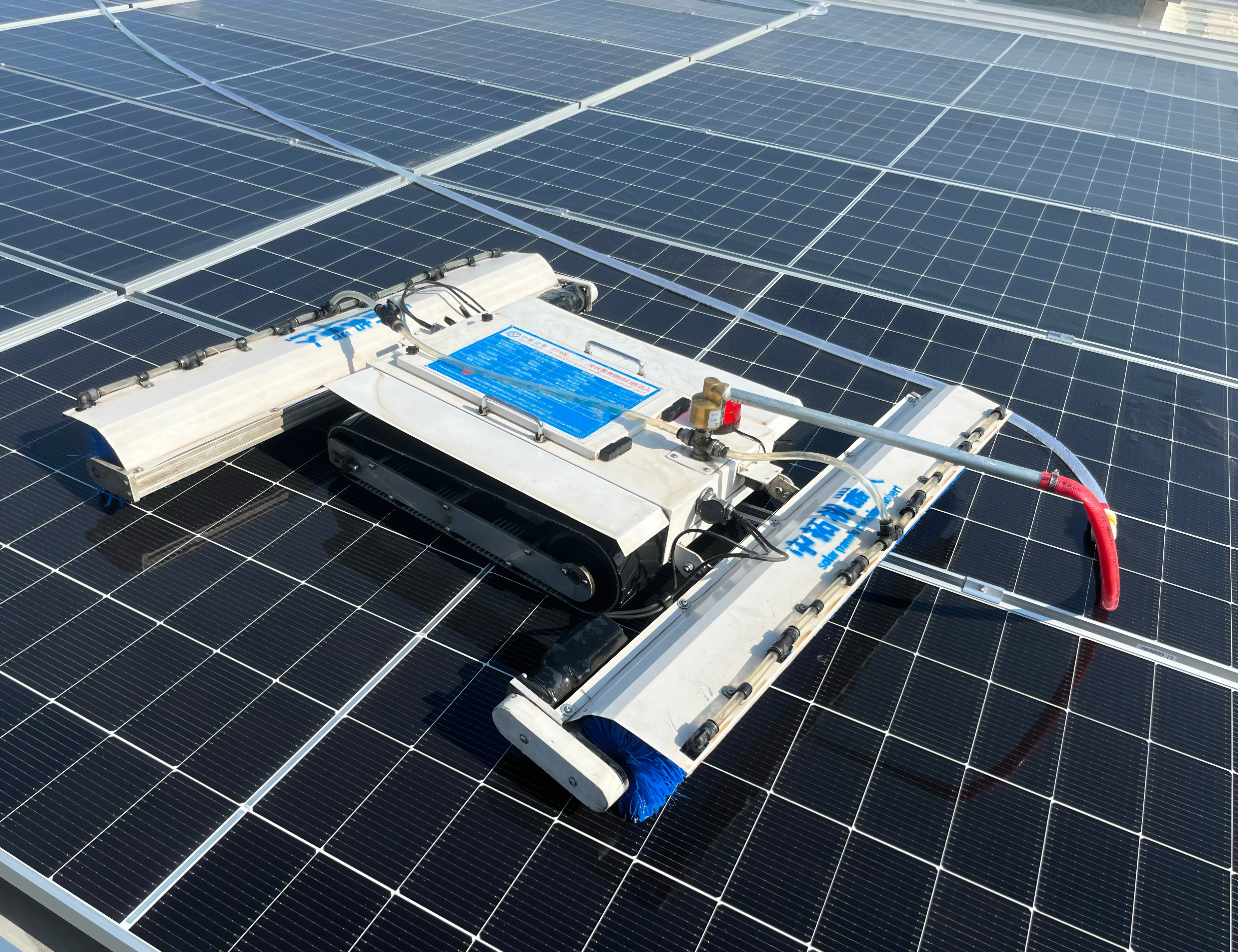 便攜干洗水洗一體光伏清洗機(jī)器人